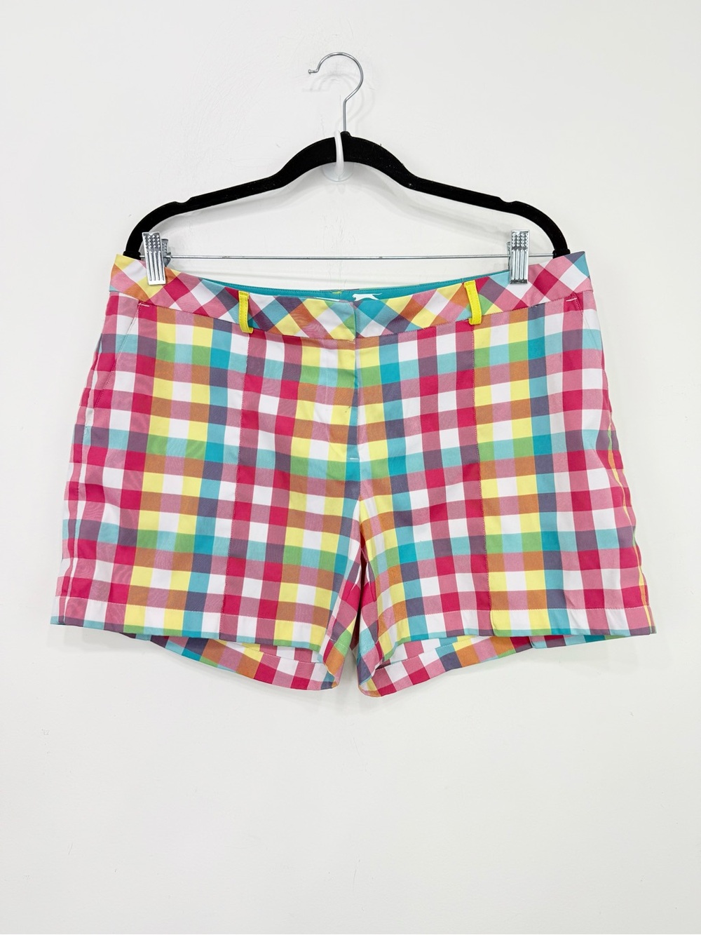 Slazenger Colorful Plaid Flat Front Four Pocket 5" Golf Shorts